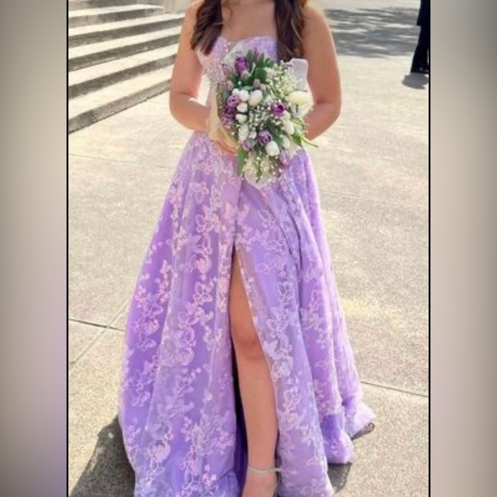 MB Prom Dress | Size 6 | Worn Once, In Excellent Condition